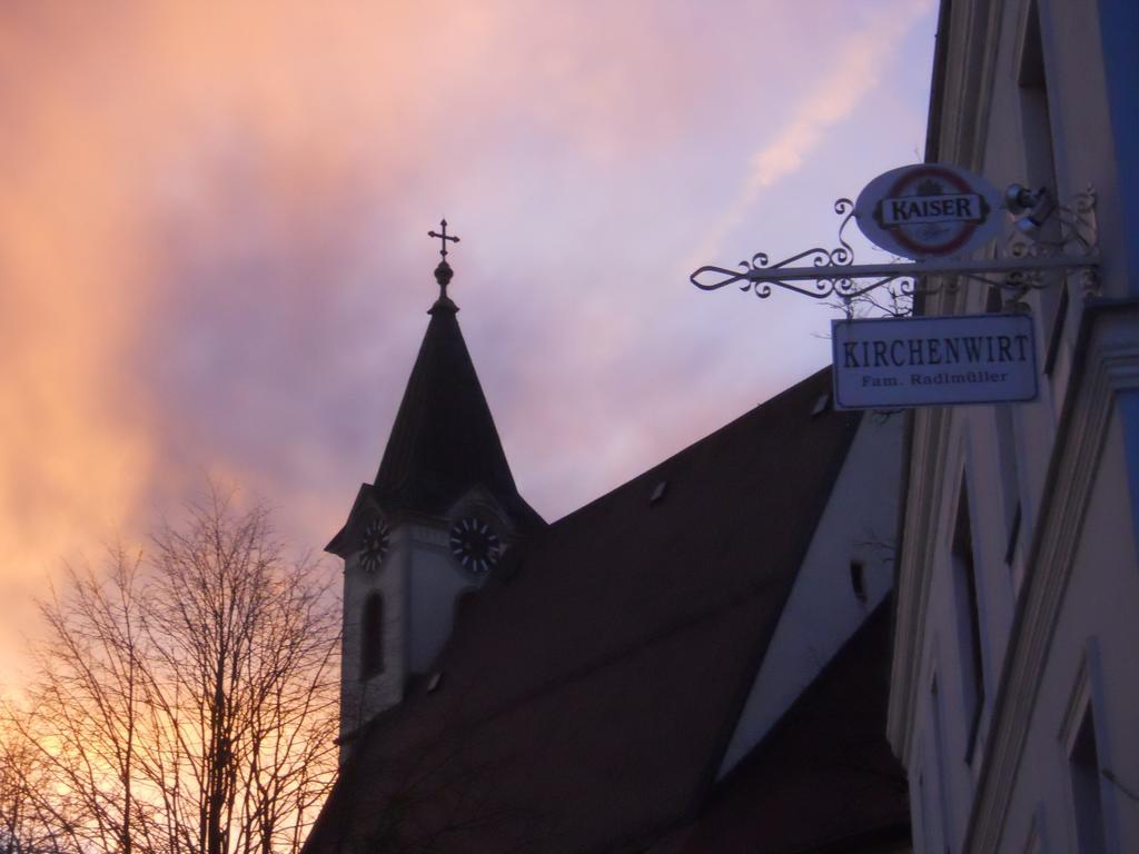 Kirchenwirt Inn Kreuzen  Ngoại thất bức ảnh
